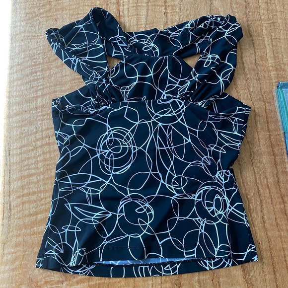 BCBGMaxazria black and white top
size Medium - Picture 3 of 5